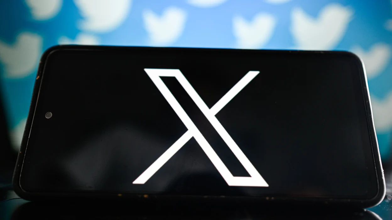 Can Elon Musk’s X Stay Online