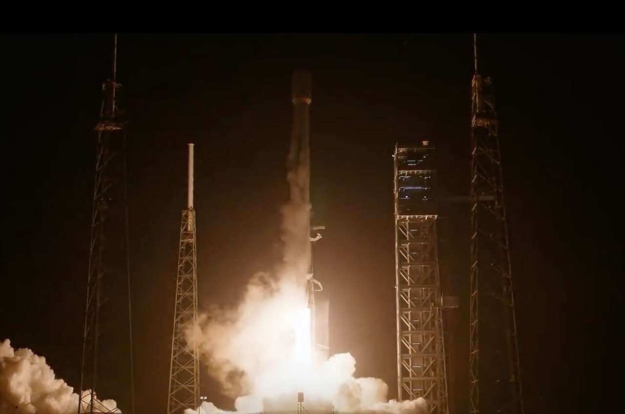 SpaceX Launches 28 Starlink Satellites in Early Morning Florida Liftoff