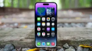 ​Is iOS 18.4.1 Fixing Your iPhone or Breaking It