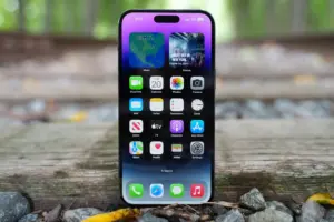 ​Is iOS 18.4.1 Fixing Your iPhone or Breaking It