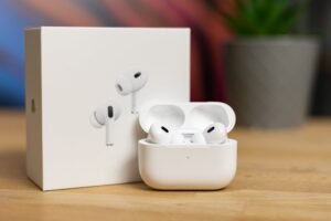 AirPods Pro 3 Expected to Arrive with Enhanced Ambient Sound, Potential Hearing Aid Capabilities