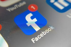 Facebook Seeks Full Camera Roll Access for AI Restyling