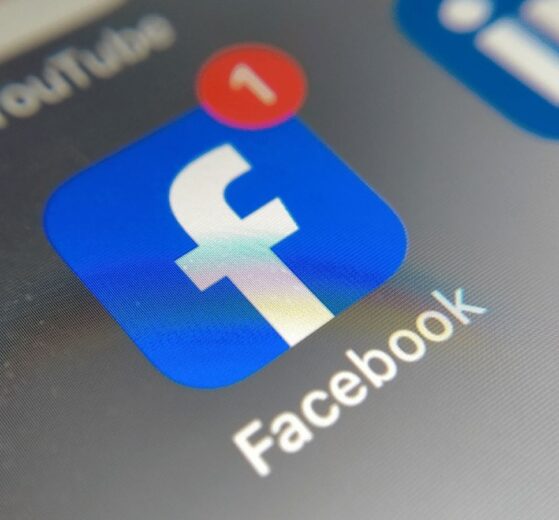 Facebook Seeks Full Camera Roll Access for AI Restyling