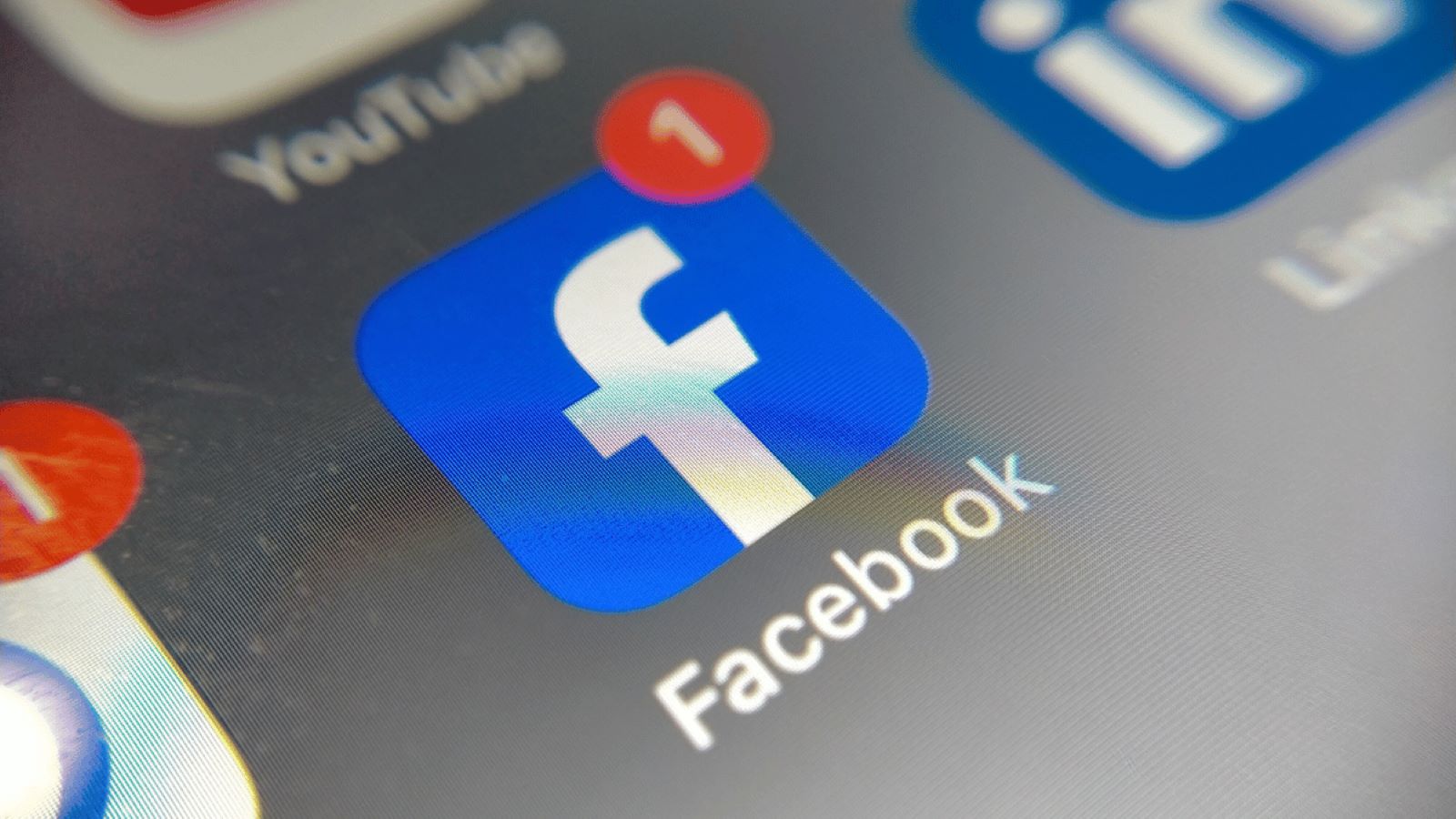 Facebook Seeks Full Camera Roll Access for AI Restyling