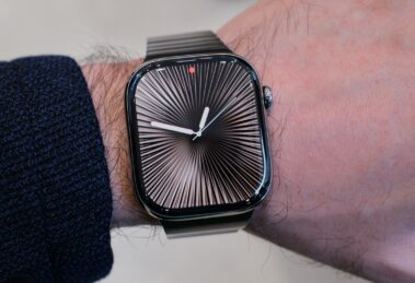 watchOS 26 Introduces Hints to Watch Faces for Enhanced Glanceability
