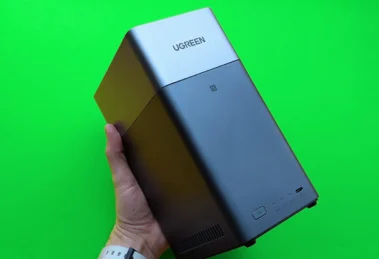 UGREEN budget NAS helps beginners build home media servers with old hard drives